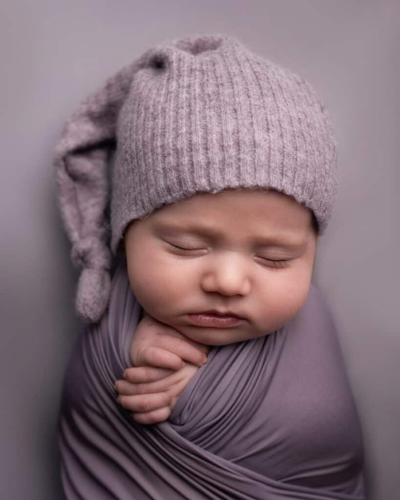 Zbytečně vysoká dávka progesteronu? 4 - Sanatorium Helios CZ child in gray knit cap